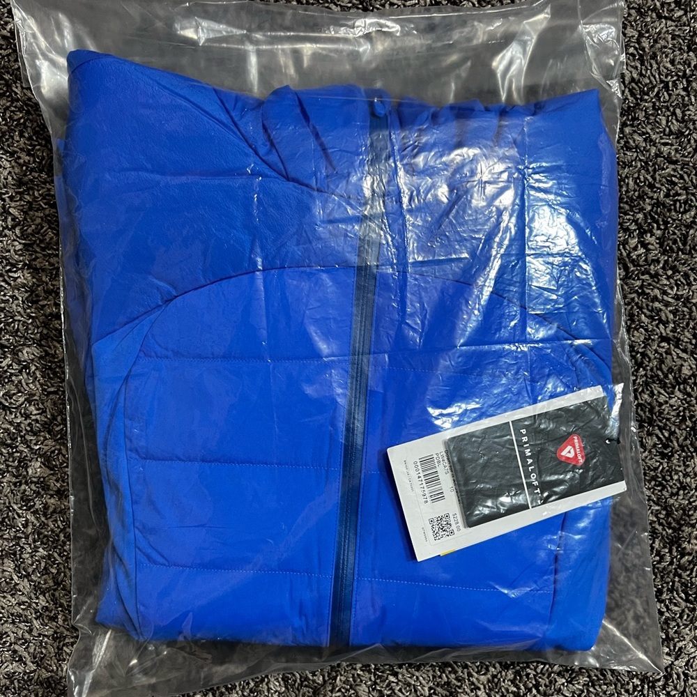 lululemon NWT down for it all jacket sz 0 pipe dream blue - Picture 9 of 9